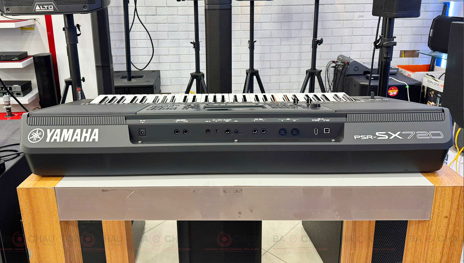 Đàn organ Yamaha PSR-SX720