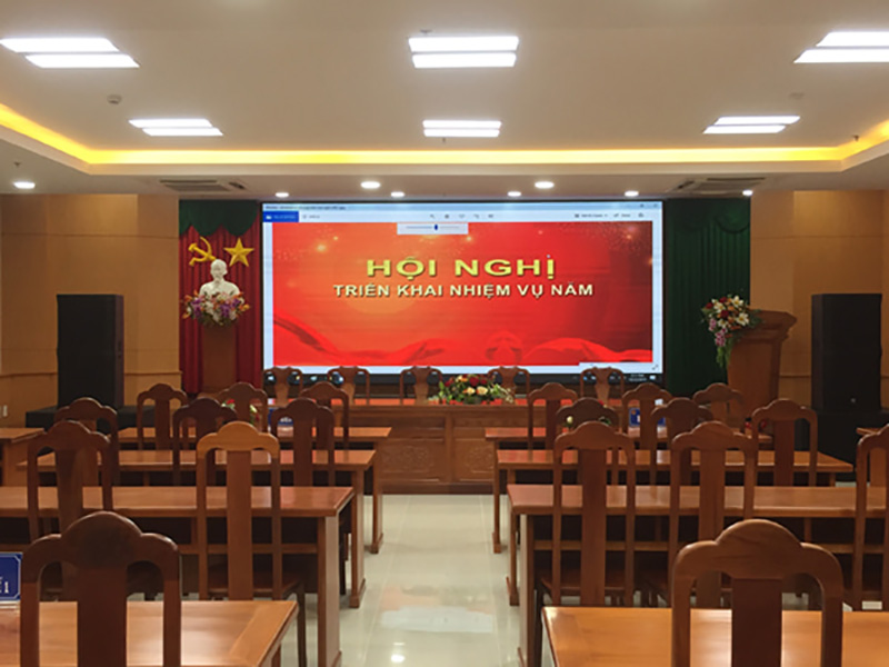 m&agrave;n h&igrave;nh LED ph&ograve;ng họp