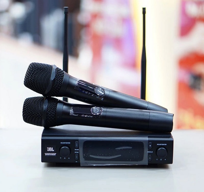 Micro không dây JBL VM300