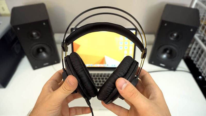 Tai nghe AKG K52