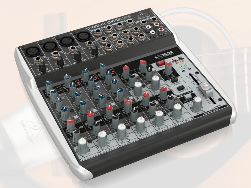 Behringer XENYX Q1202USB