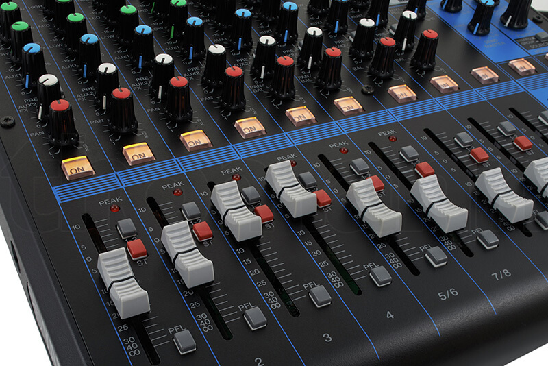 Bàn Mixer Yamaha MG12