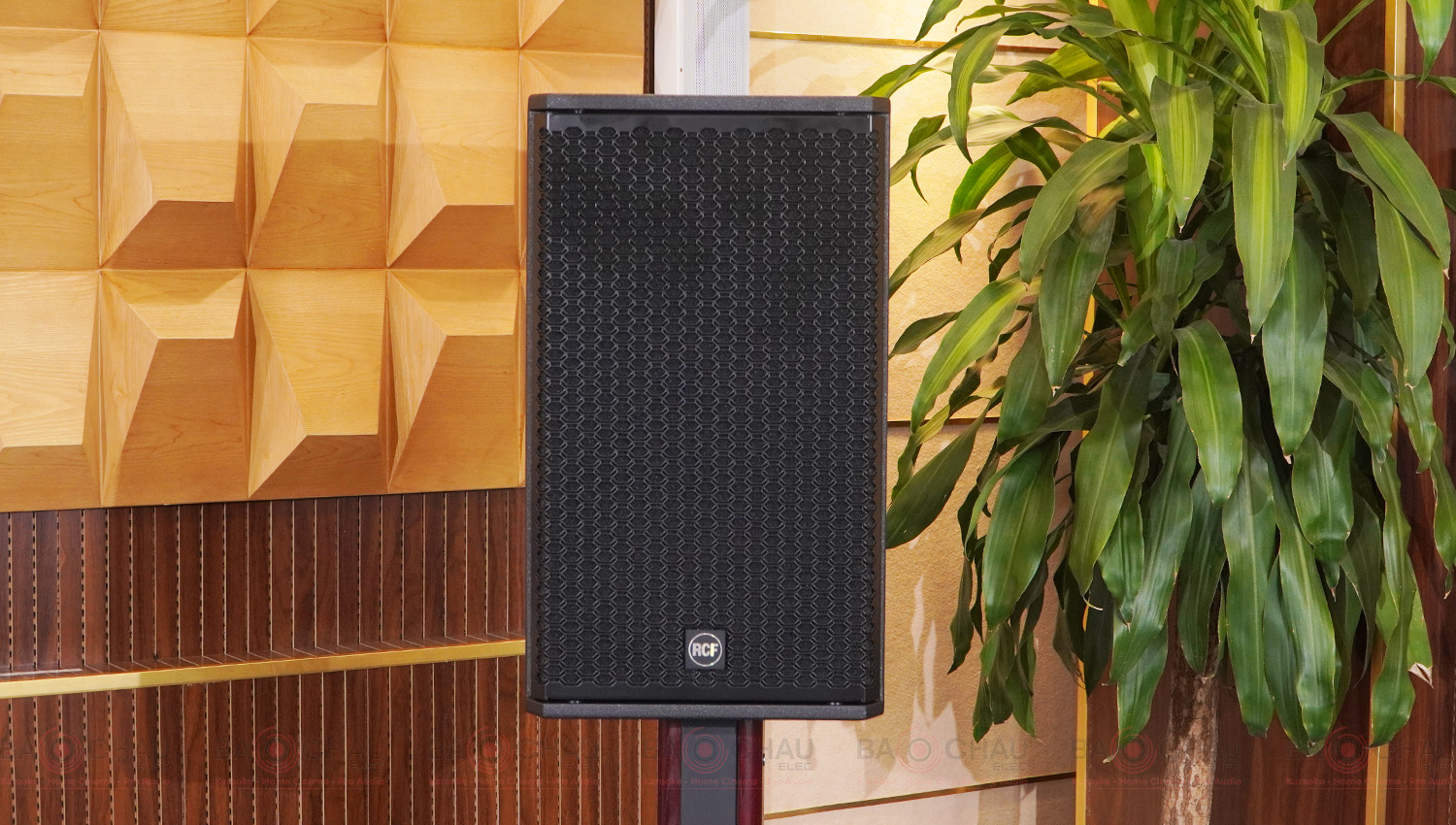 loa RCF G-MAX 12