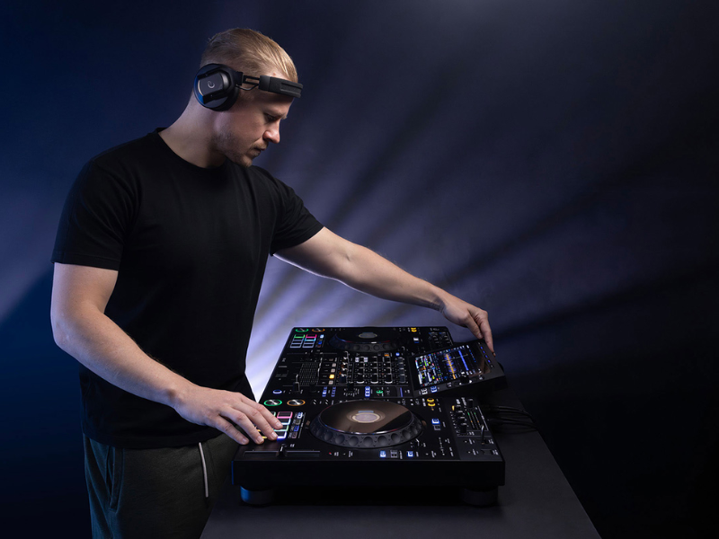 Bàn DJ AlphaTheta XDJ-AZ