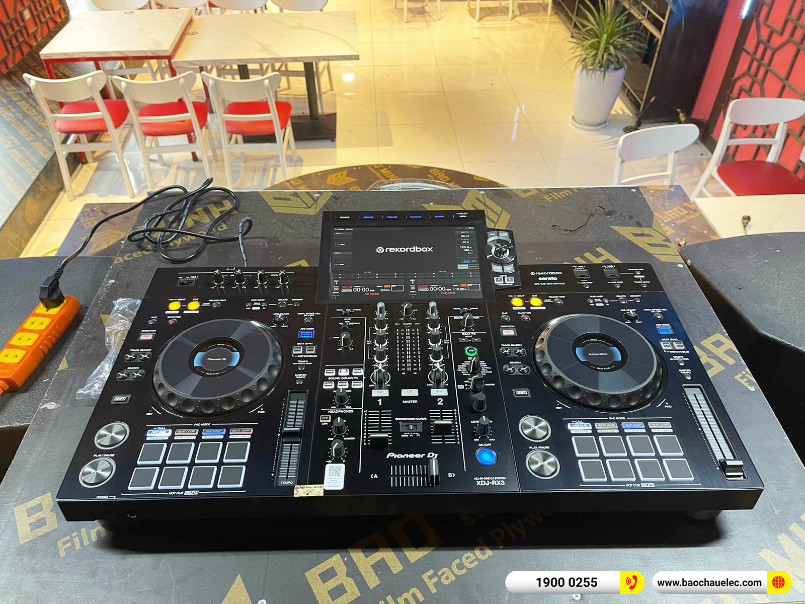 Bàn giao Bàn DJ Pioneer XDJ-RX3 gần 67tr cho anh Sơn tại Hưng Yên 