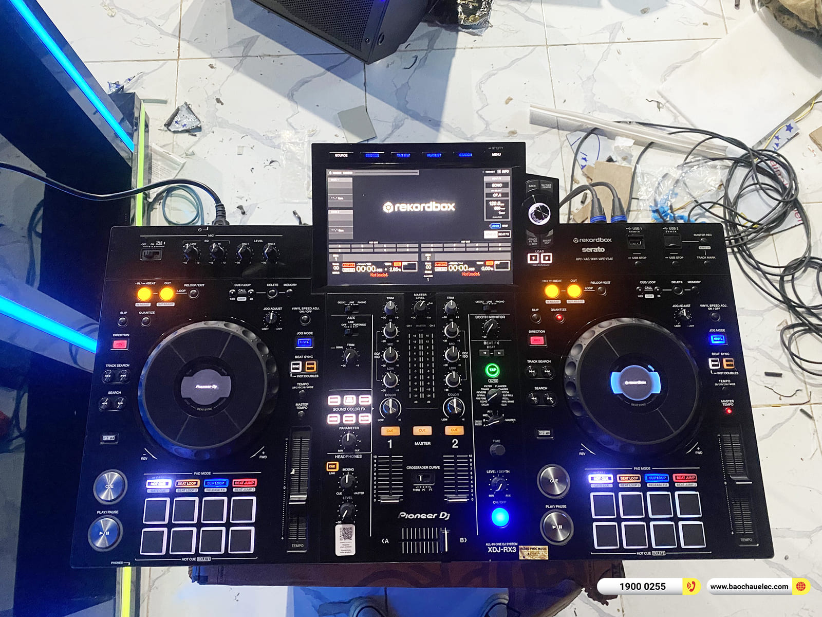 Bàn giao Bàn DJ Pioneer XDJ-RX3 gần 59tr cho quán bar ở Trà Vinh
