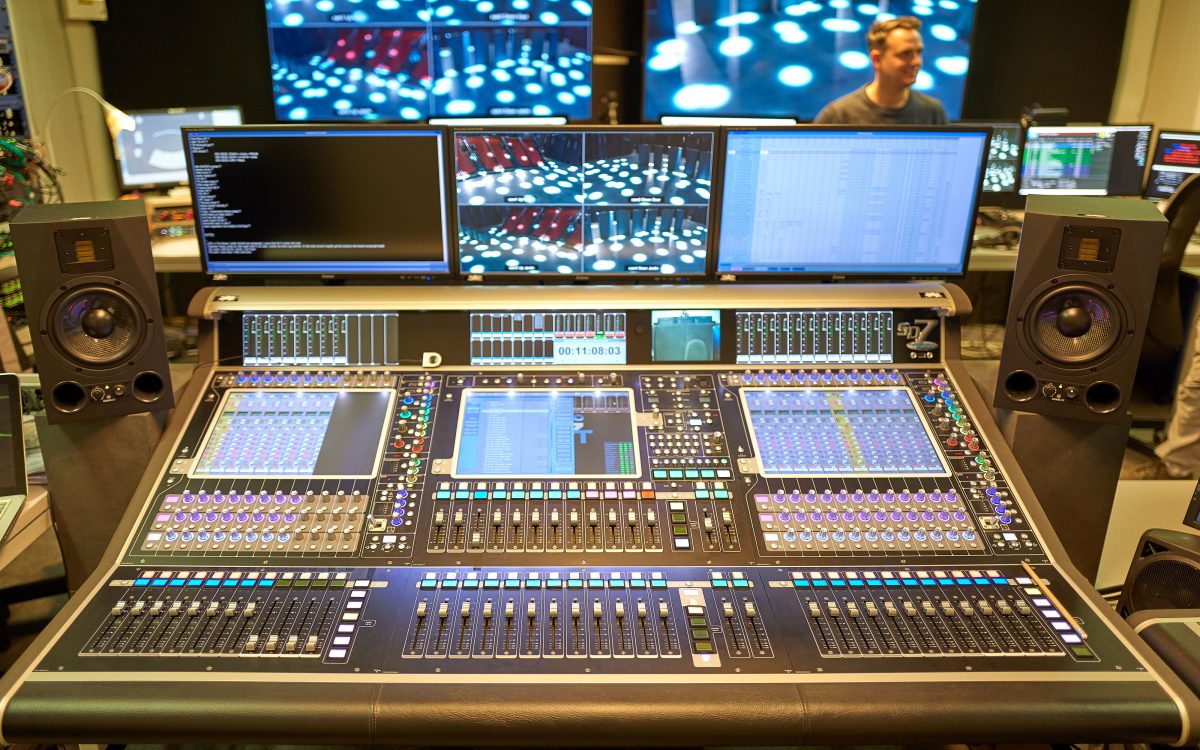 Bàn mixer DiGiCo SD7T