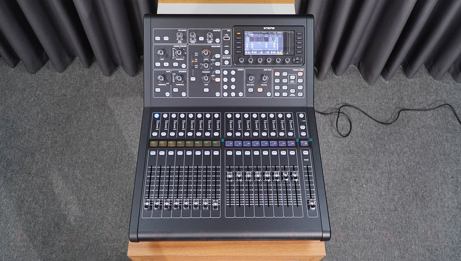 Bàn Mixer Midas M32R Live (Mixer Digital, 40 Kênh, 25 Bus)