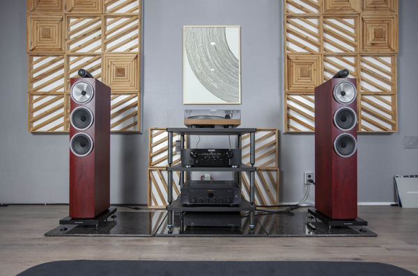 Bowers & Wilkins 703 S3 được vinh danh loa cột tốt nhất của năm EISA Award Best Product 2023-24
