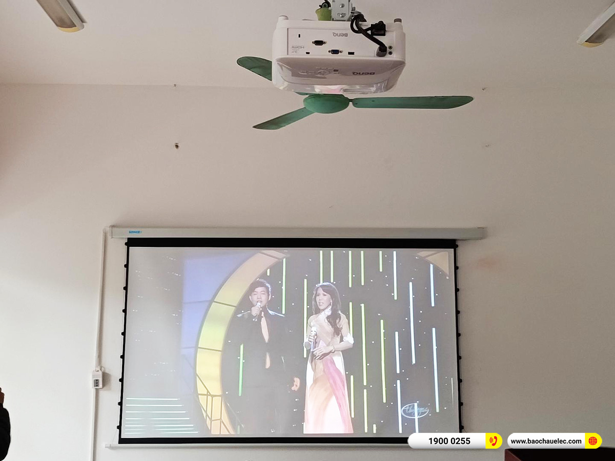 Lắp đặt dàn âm thanh, máy chiếu hơn 40tr cho Cty CP tư vấn & XD Vương Thành Phát tại Hà Nội