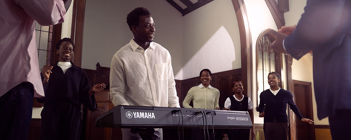 Đ&agrave;n Organ Yamaha PSR-E583