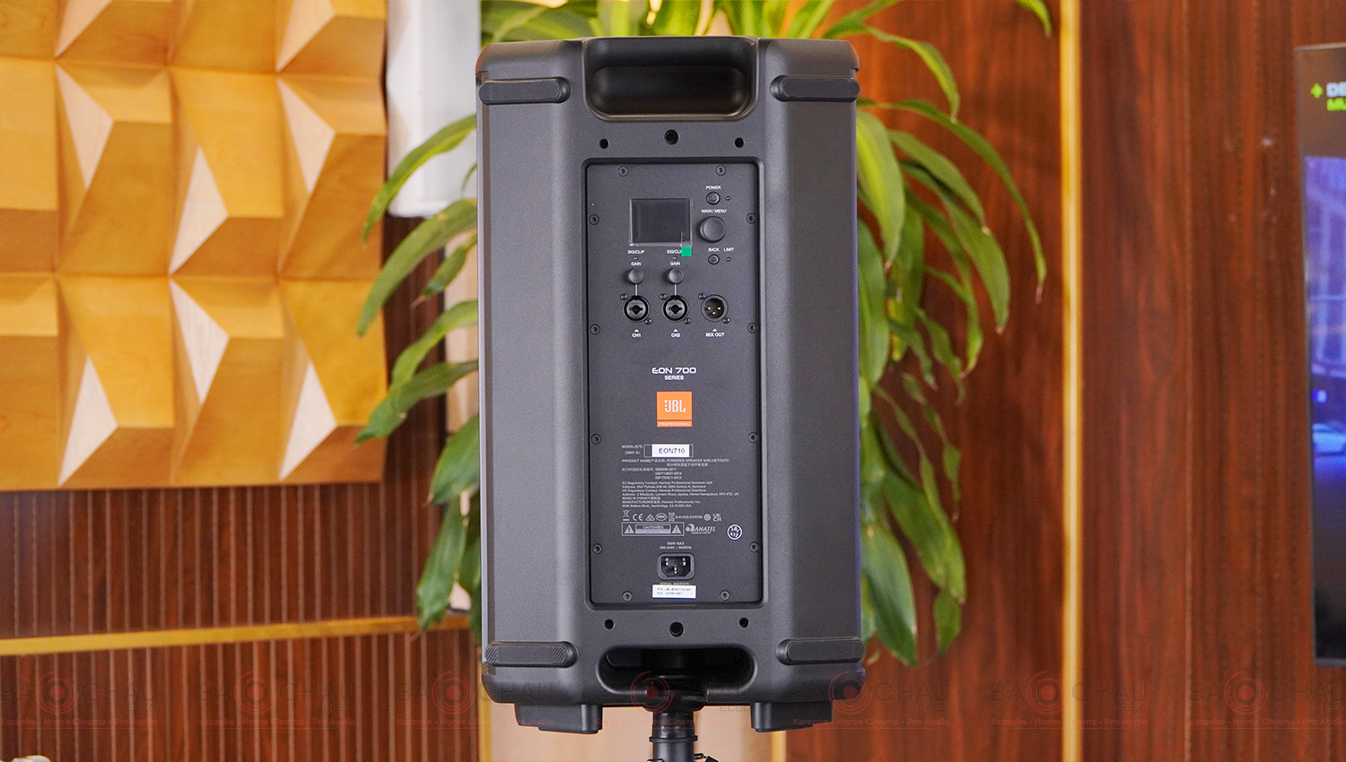 Loa JBL EON 710