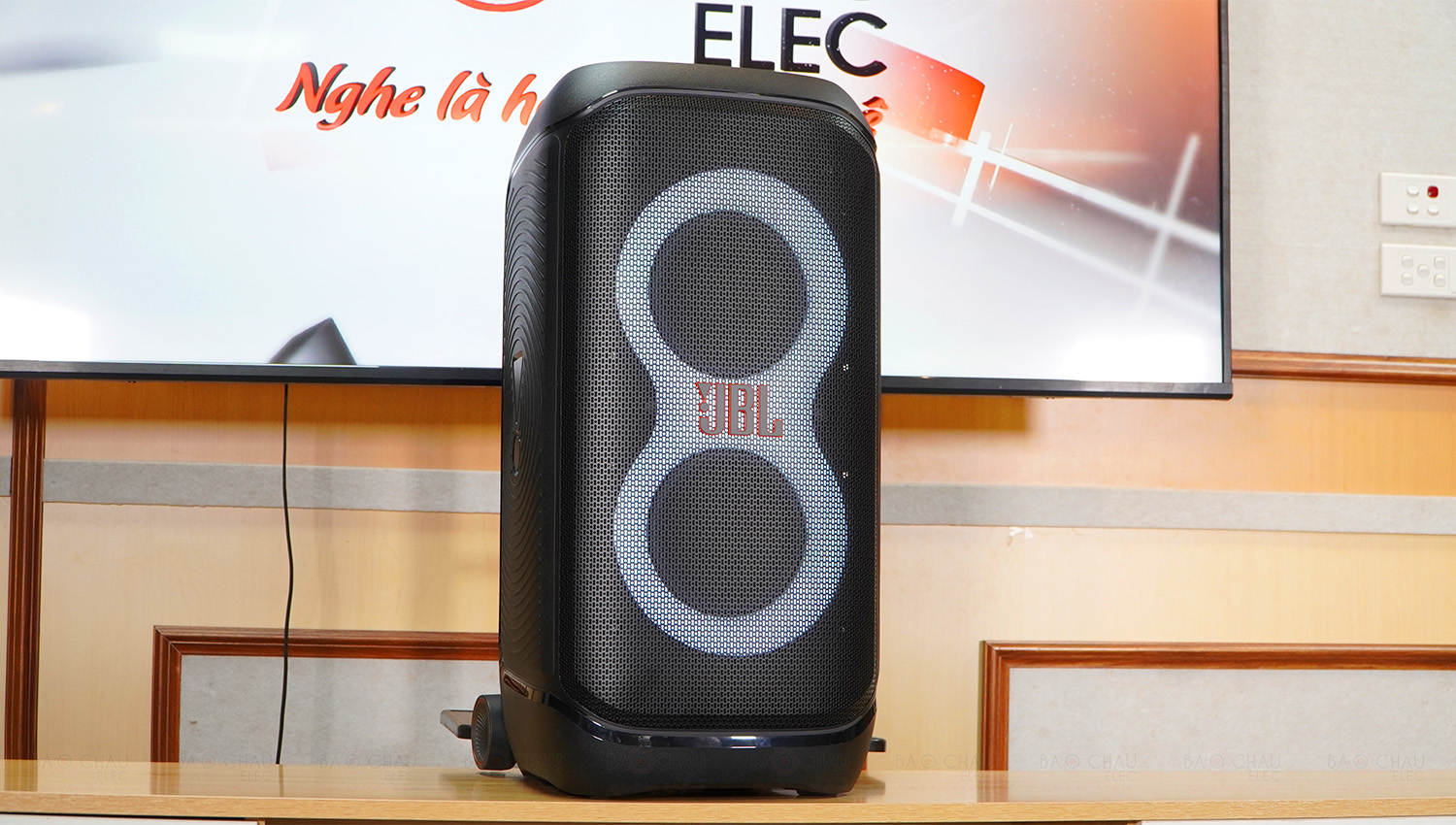 Loa JBL PartyBox Stage 320