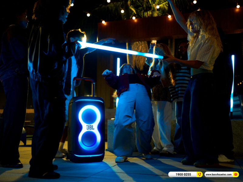 Loa JBl Partybox Stage 320
