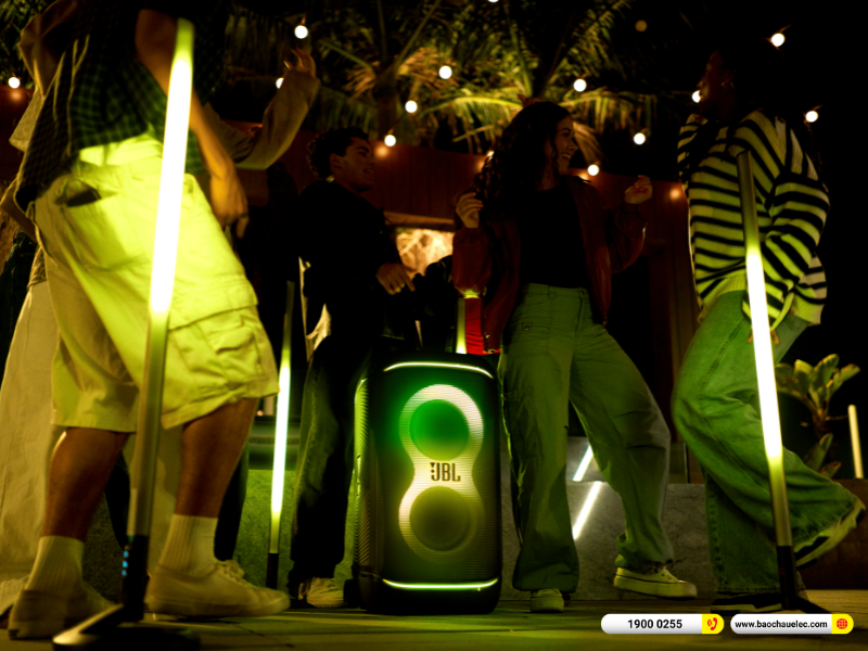 Loa JBl Partybox Stage 320