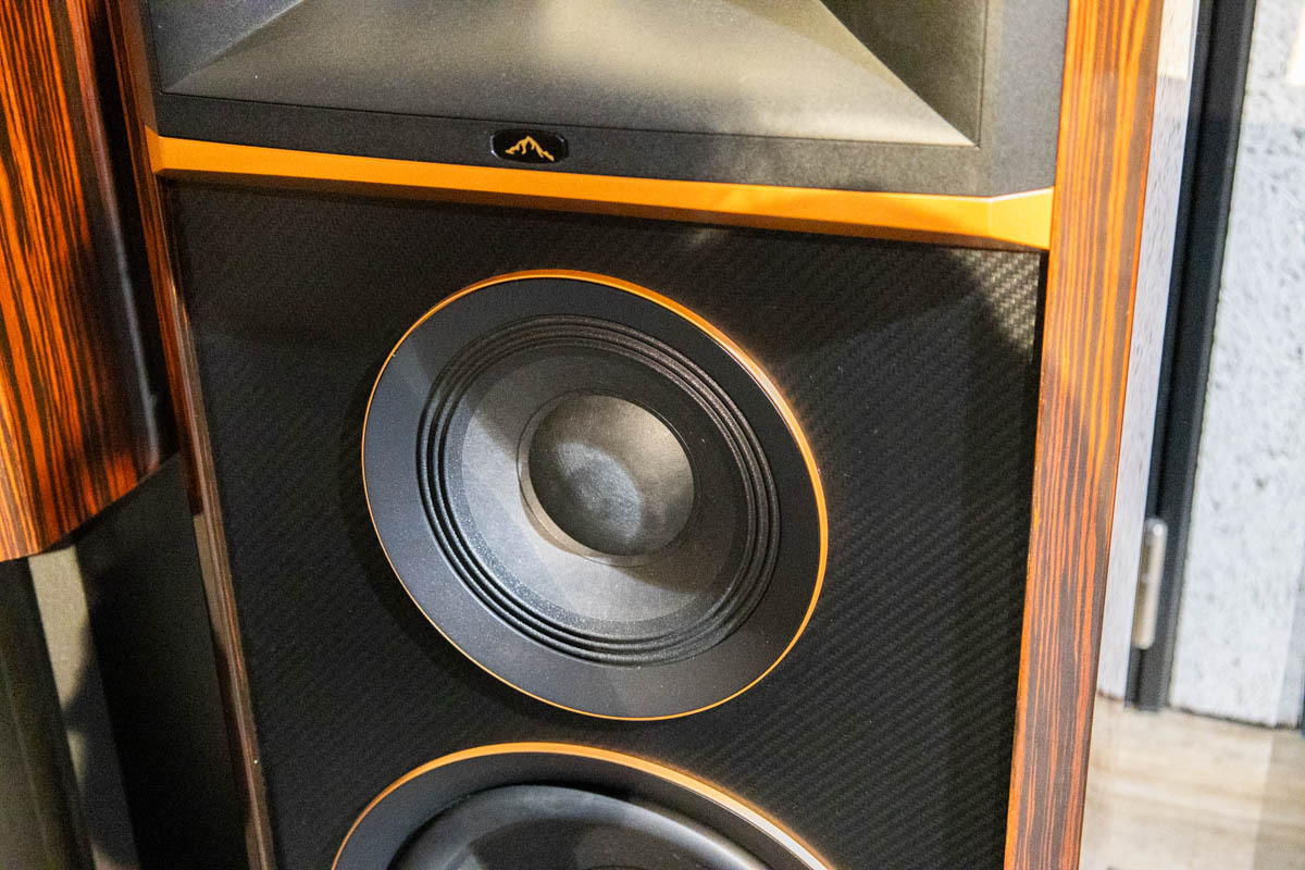 loa JBL Summit Pumori