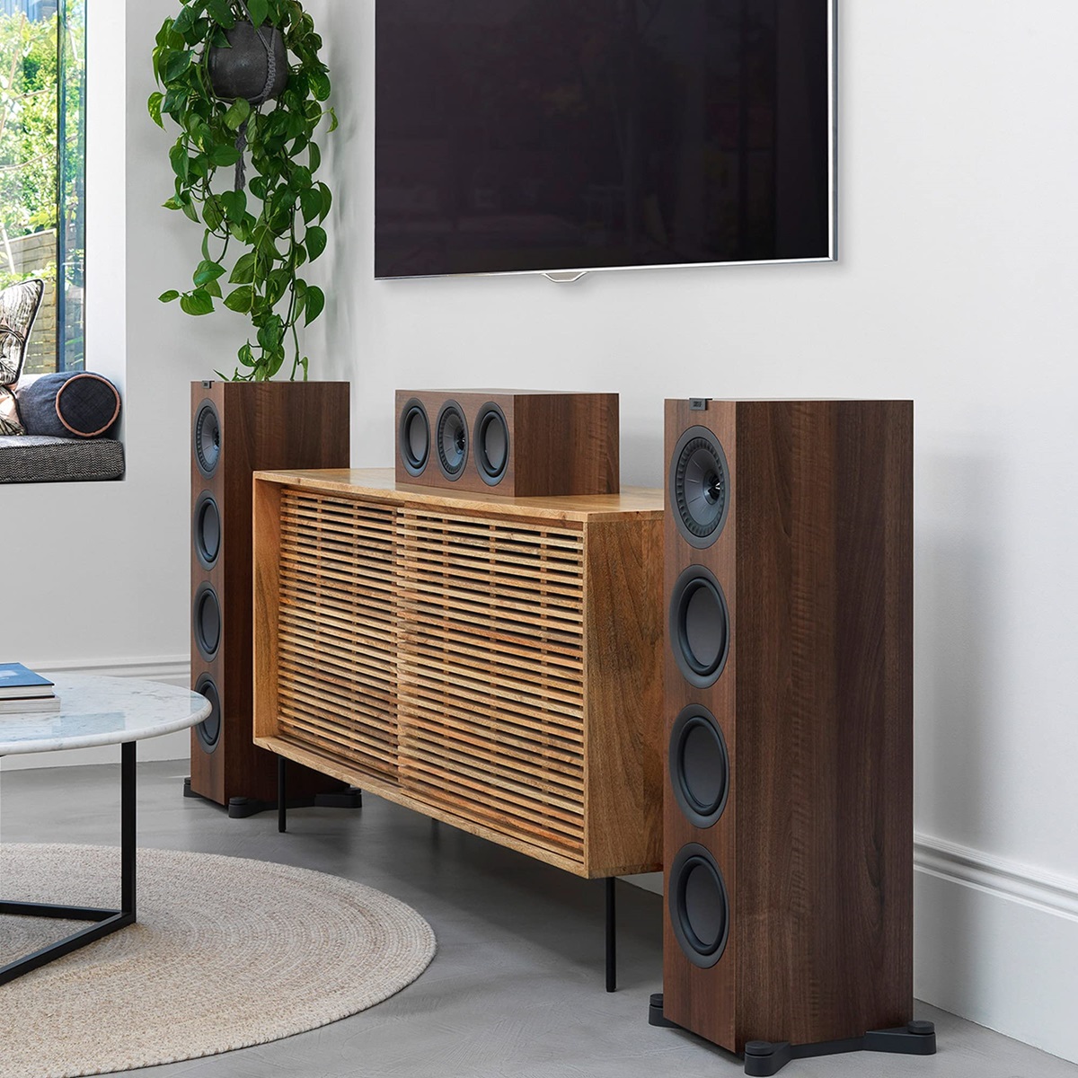 Loa KEF Q650c