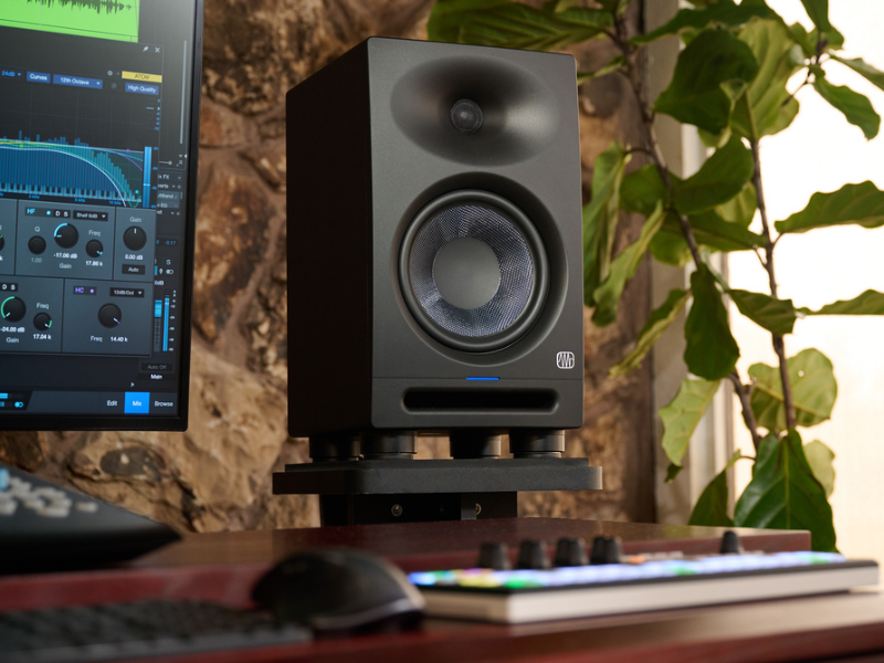 loa PreSonus Studio 8