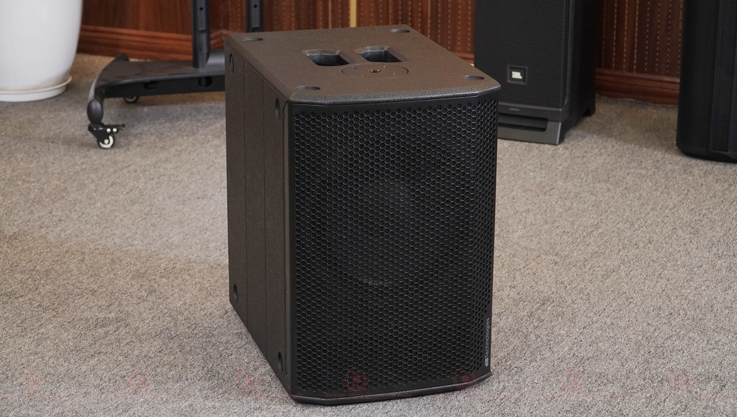 Loa sub điện dBTechnologies Sub 612