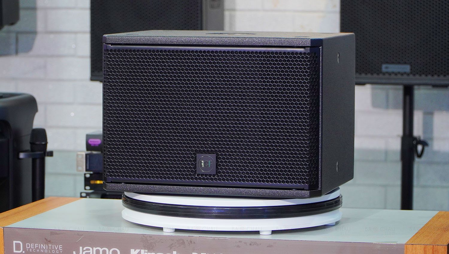 Ảnh thực tế Loa sub RCF S 10