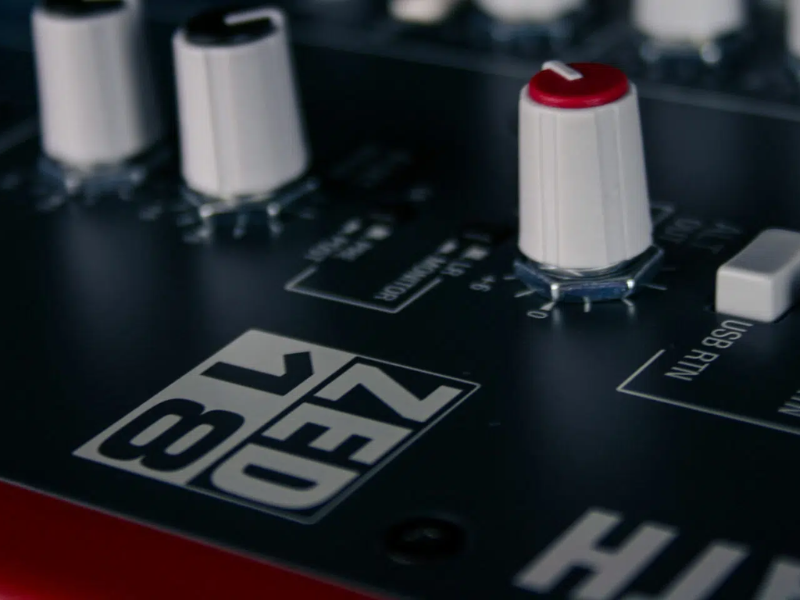 Mixer Allen & Heath ZED-18