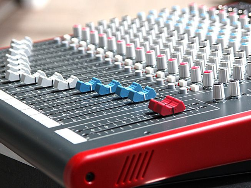 Mixer Allen & Heath ZED-18