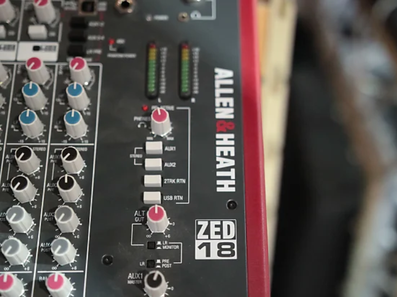 Mixer Allen & Heath ZED-18