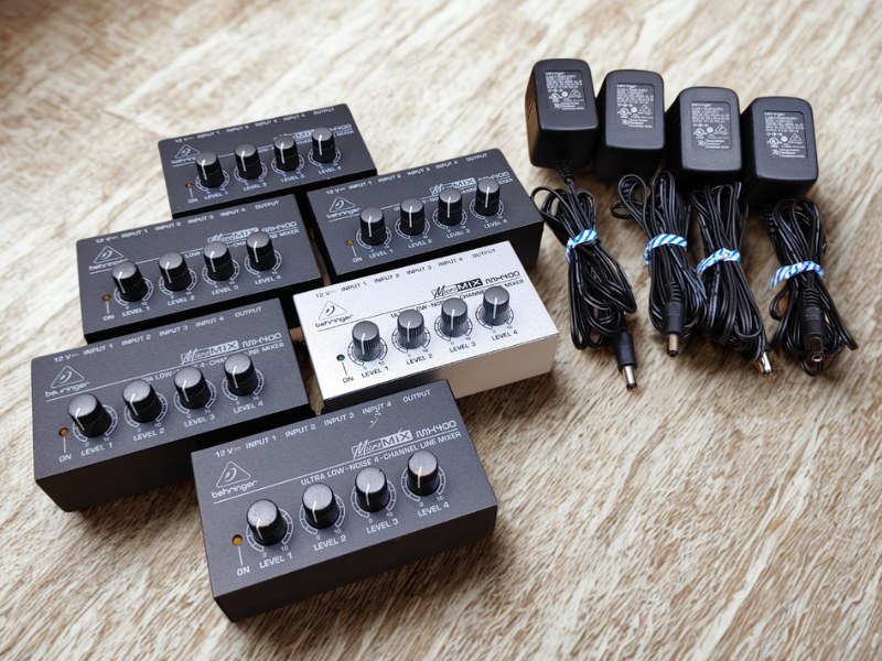 Mixer Behringer MX400