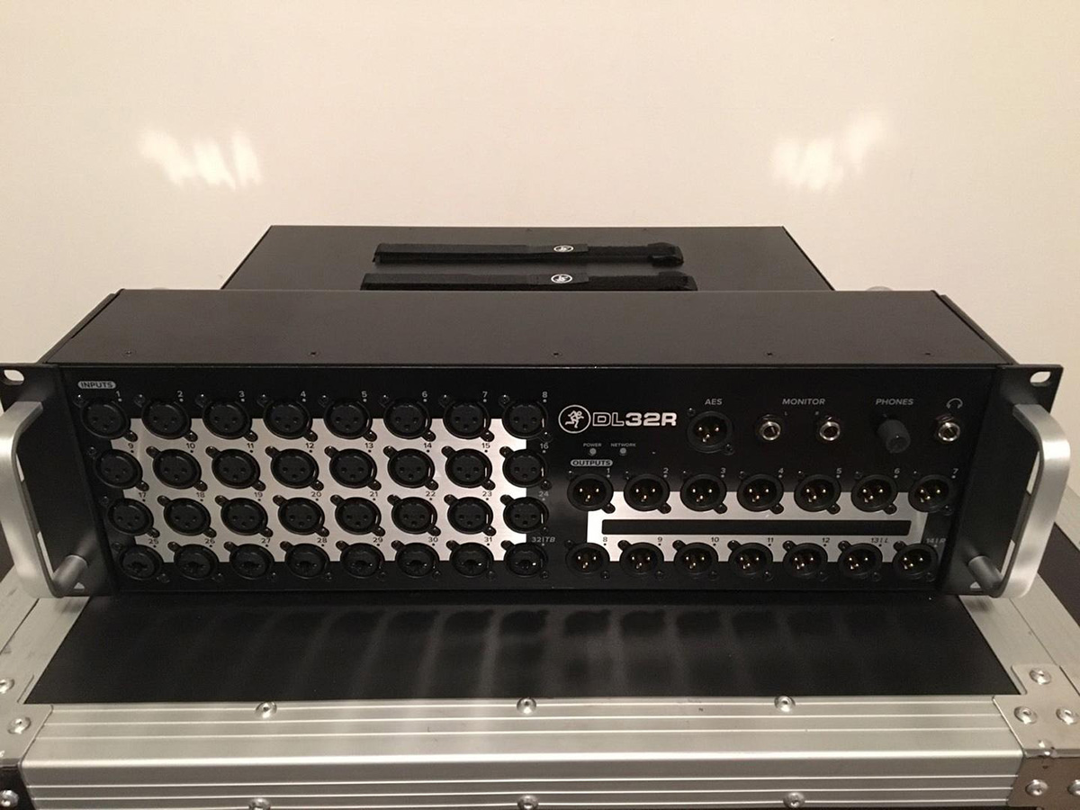 Mixer Mackie DL32R