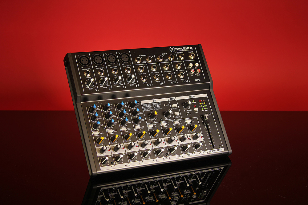 Mixer Mackie Mix12FX