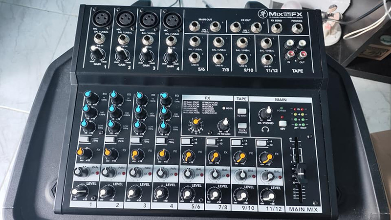 Mixer Mackie Mix12FX