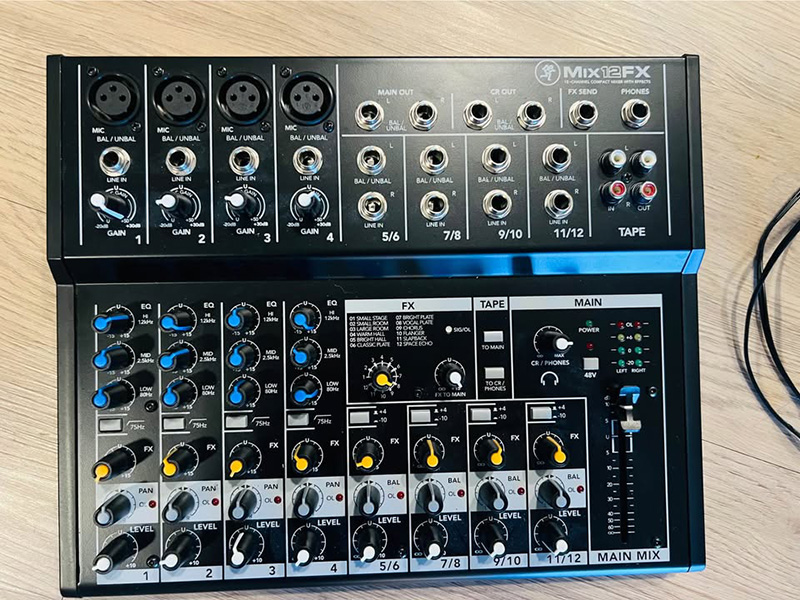 Mixer Mackie Mix12FX