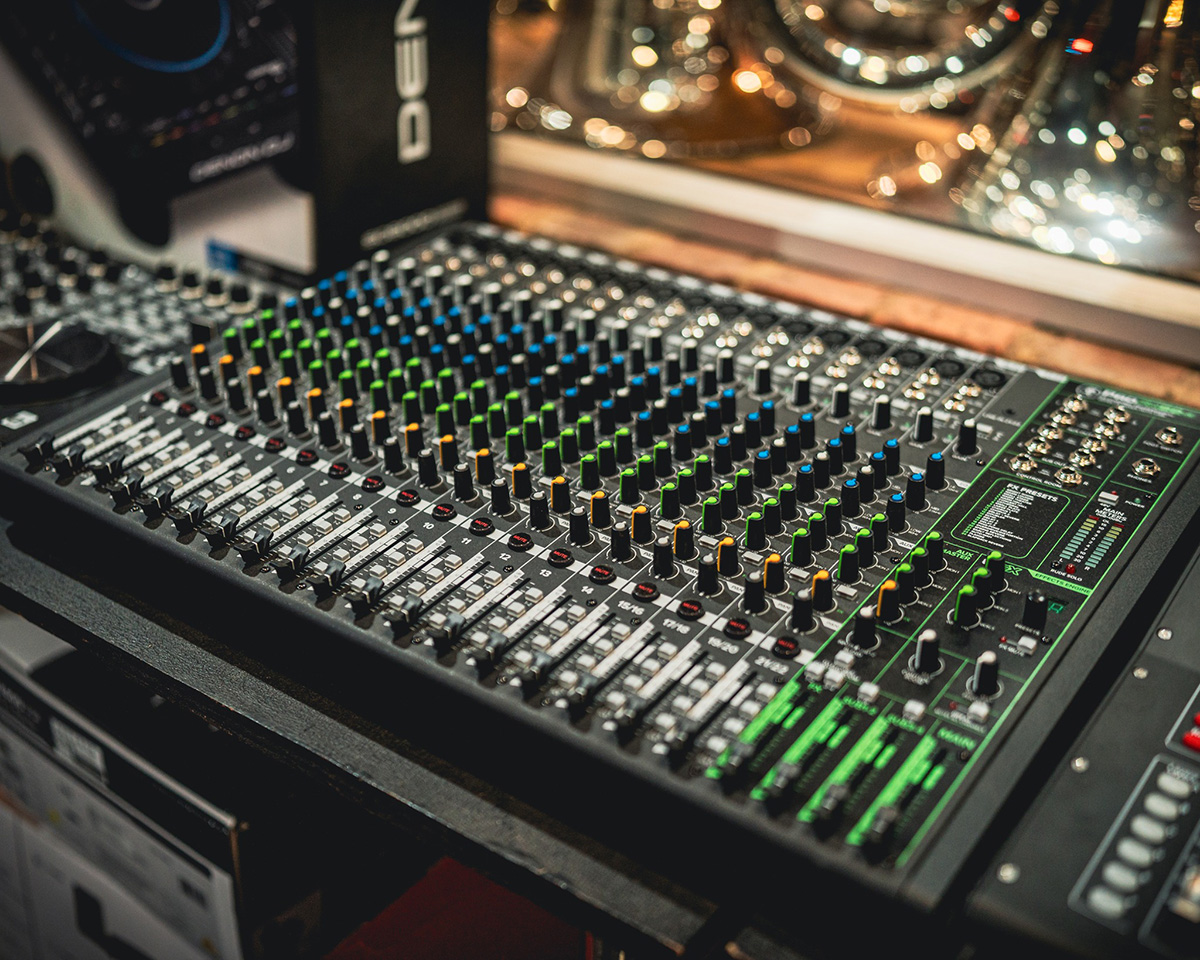 Mixer Mackie ProFX22v3