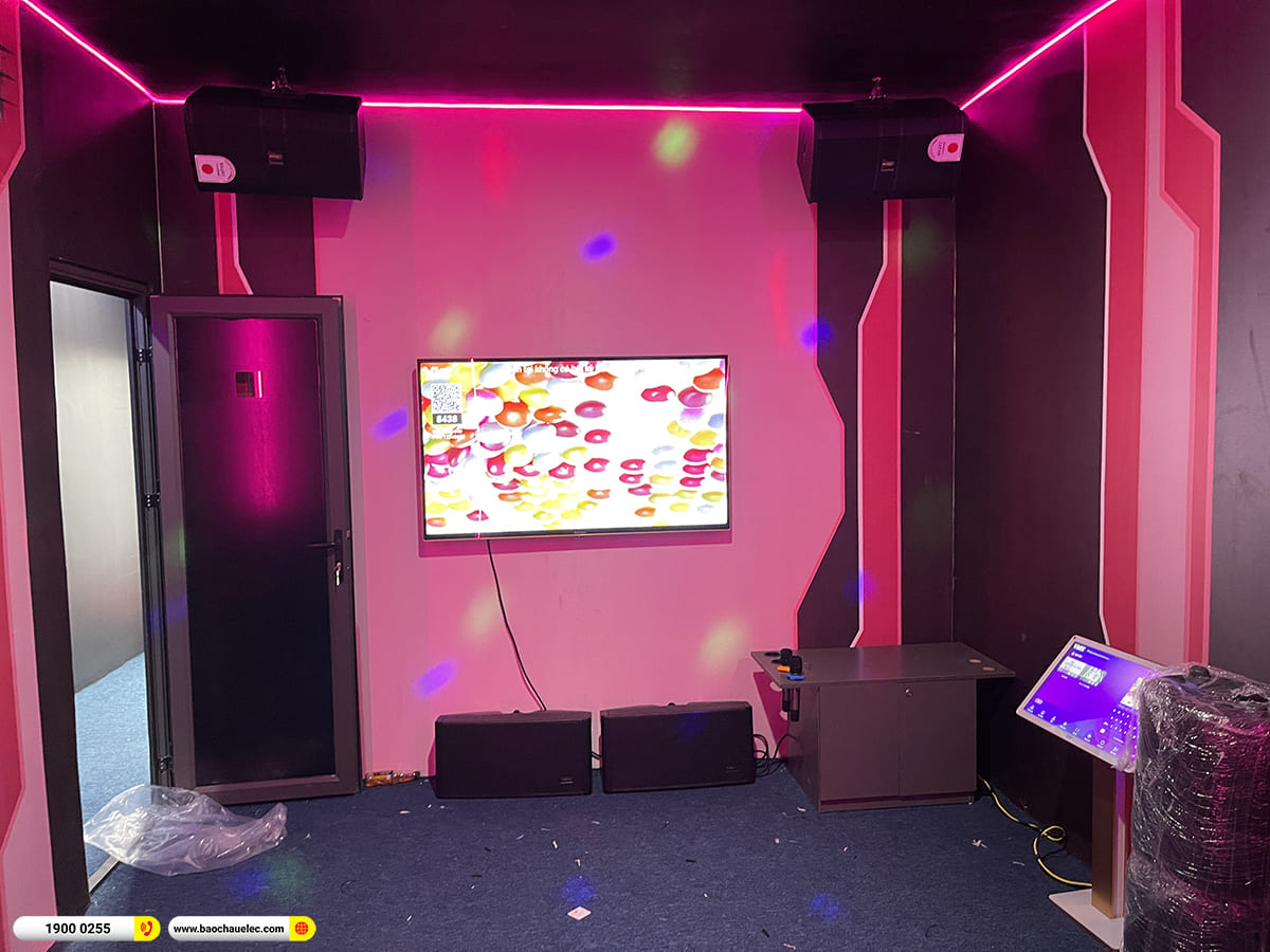 Lắp đặt 30 phòng karaoke box mini cho quán White Music Box tại Hà Nội