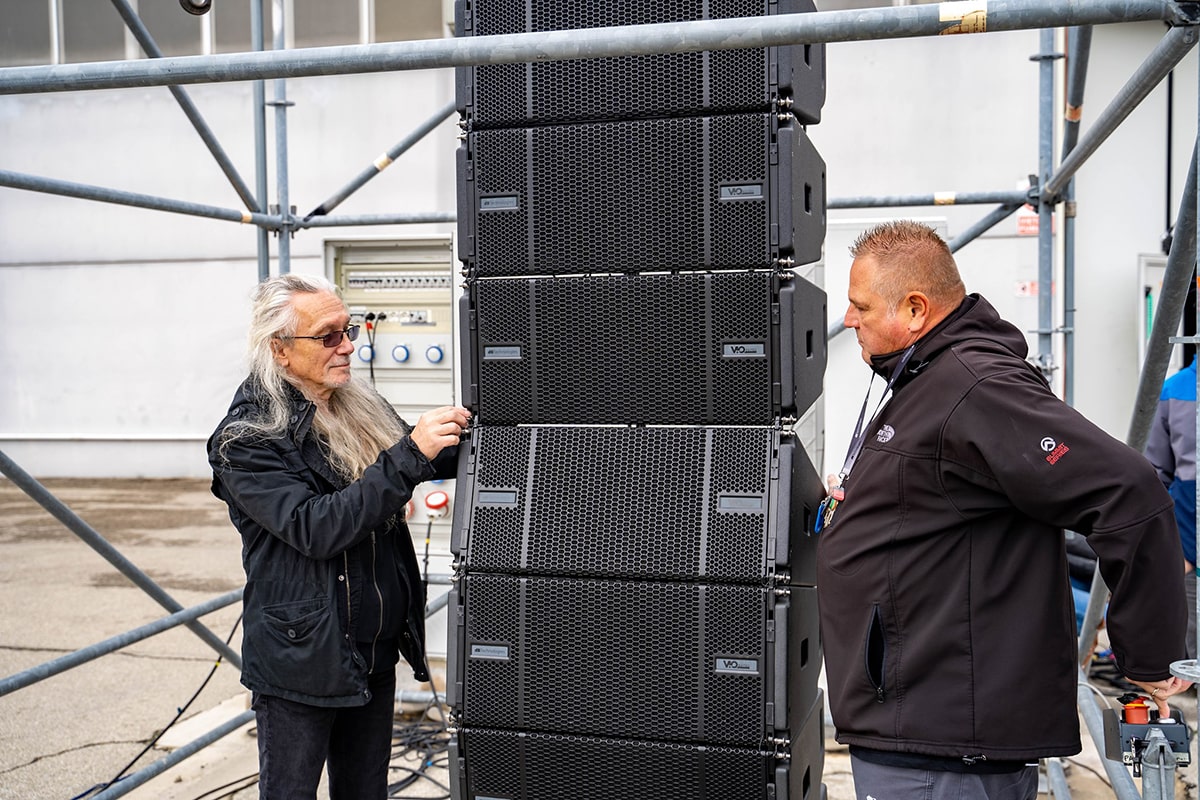 Loa Line Array Dbtechnologies Vio L1610 được lắp đặt