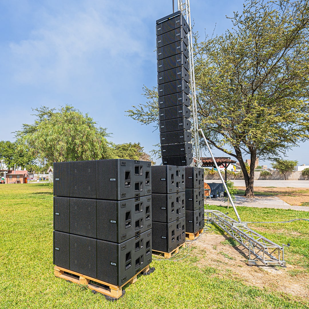 Loa Line Array Dbtechnologies Vio L1610 được lắp đặt