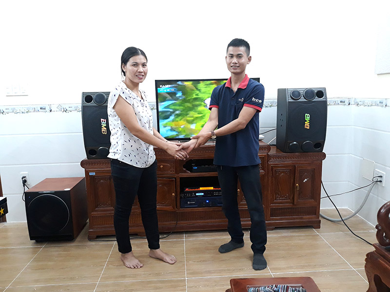 Dan karaoke cao cap cua gia dinh anh duc tai bien hoa h7