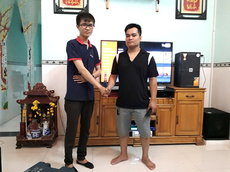 dan karaoke cao cap cua gia dinh anh su h5-min